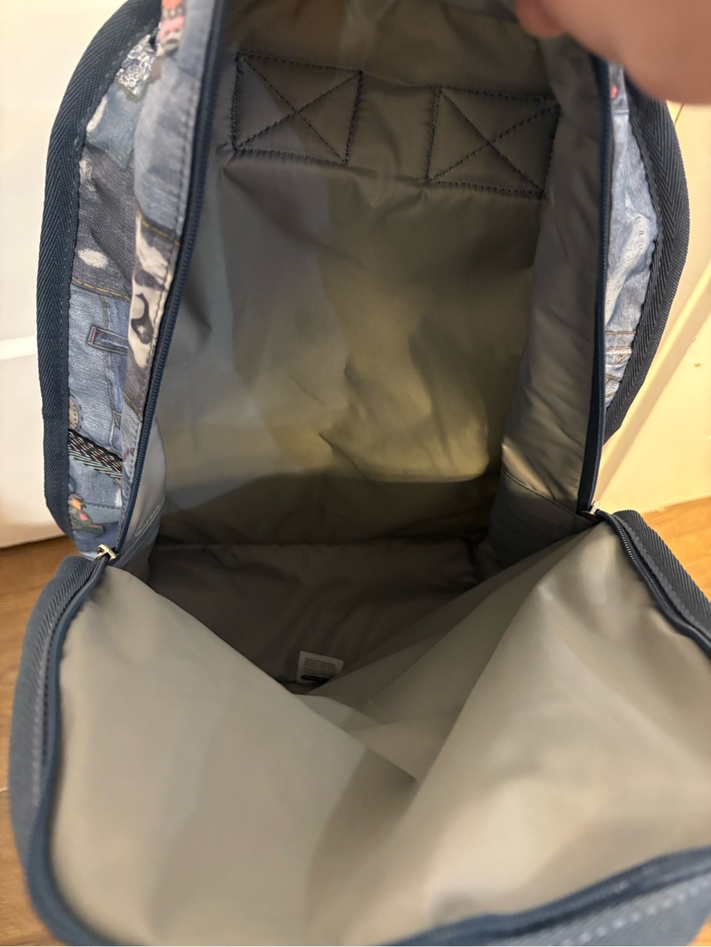 LeSportsac Denim Patch Print Backpack in Blue with Cosmetic Pouch Bag Like New - Picture 7 of 10